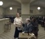  - Egy galamb leült egy ágra, hogy tűnődjön a létezésről - En duva satt pa en gren och funderade pa tillvaron