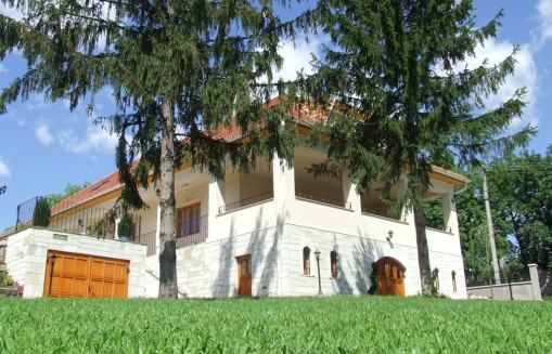  - Evinor Panzió